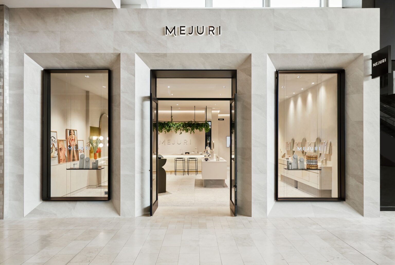 Project: Mejuri – Toronto and Montreal Interior Design & Architecture in Yorkdale Shopping Centre, Toronto & Peel and Sainte-Catherine, Montreal  