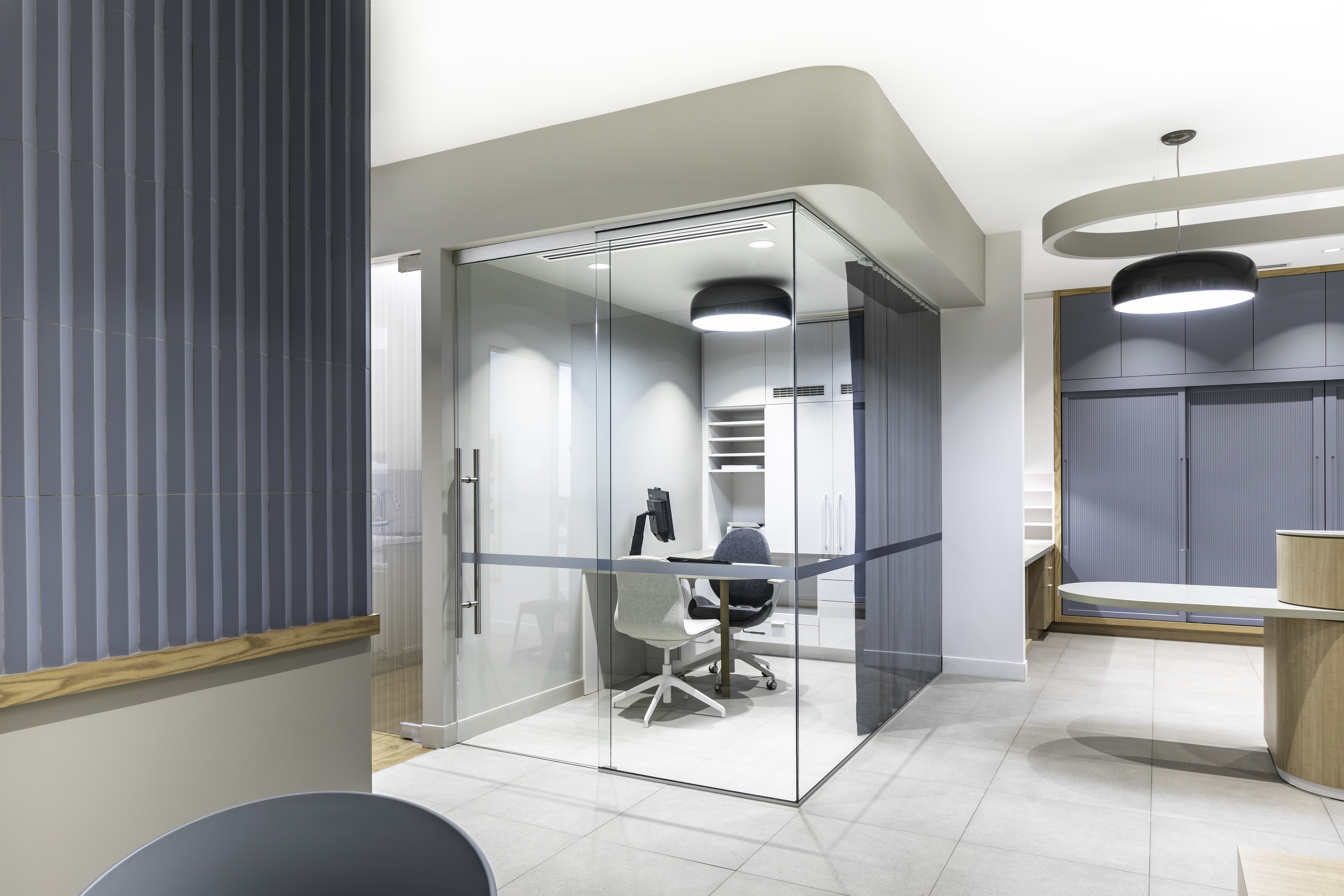 Dental treatment room layout diagrams showing single-entry and dual-entry configurations with equipment placement
